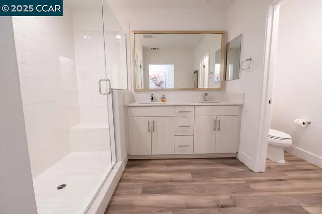 $3,995 | 9877 MacArthur Boulevard, Unit E, Oakland, CA 94605