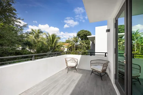 $1,950,000 | 3174 Elizabeth Street, Coconut Grove, FL 33133