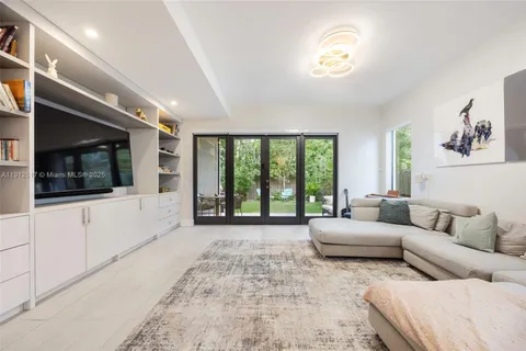 $1,950,000 | 3174 Elizabeth Street, Coconut Grove, FL 33133