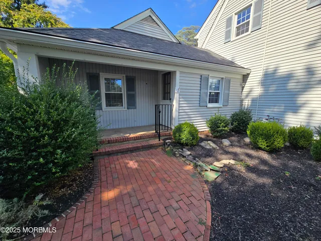 $4,100 | 77 Dutch Lane Road, Freehold, NJ 07728