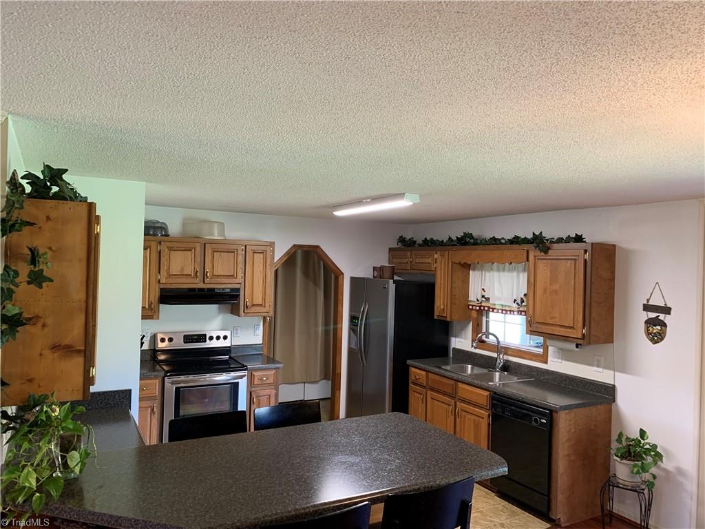 270 Silver Ridge Drive Lexington, NC 27292 - Photo 8 of 30 Gallery Image 8