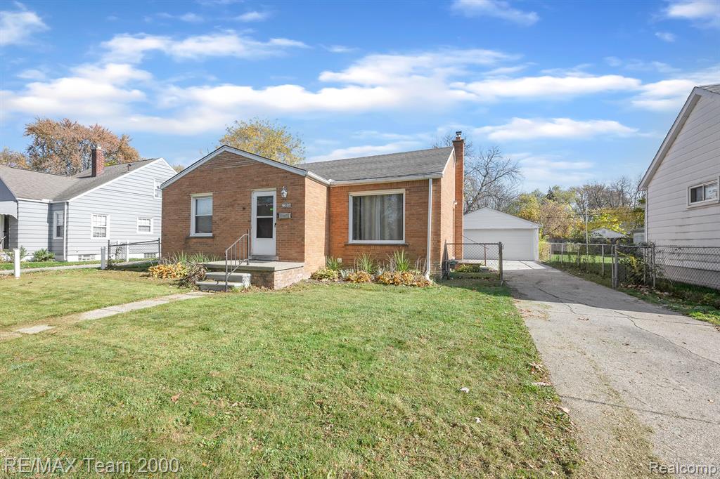 23036 Rausch Avenue Eastpointe, MI 48021 - Photo 1 of 24