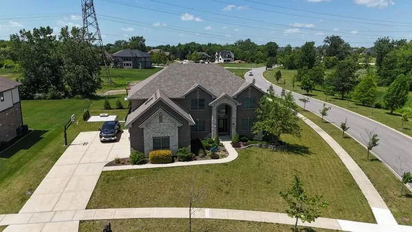 $1,000,000 | 22612 Bear Claw Lane, Frankfort, IL 60423