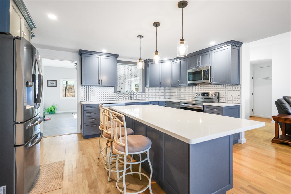 35 Cross Street Methuen, MA 01844 - Photo 5 of 31