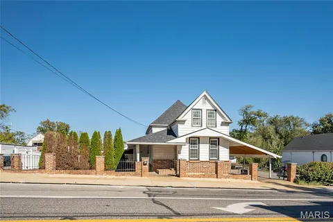 $245,000 | 437 Hoffmeister Avenue, St. Louis, MO 63125