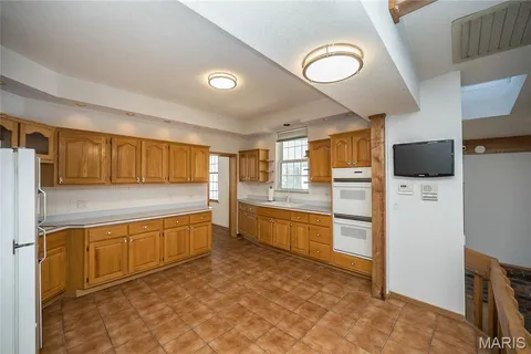 $245,000 | 437 Hoffmeister Avenue, St. Louis, MO 63125