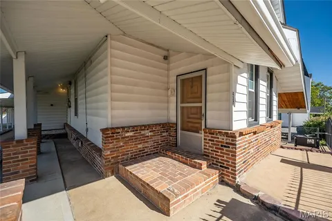 $245,000 | 437 Hoffmeister Avenue, St. Louis, MO 63125