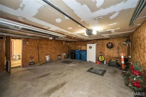 $245,000 | 437 Hoffmeister Avenue, St. Louis, MO 63125