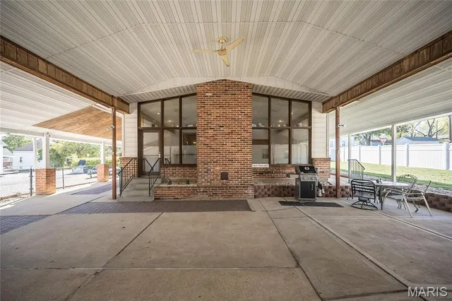 $245,000 | 437 Hoffmeister Avenue, St. Louis, MO 63125