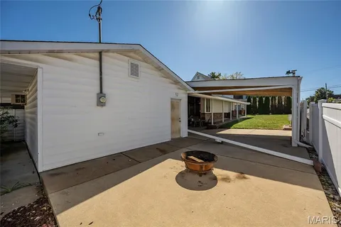 $245,000 | 437 Hoffmeister Avenue, St. Louis, MO 63125