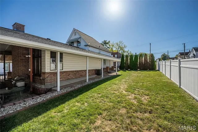$245,000 | 437 Hoffmeister Avenue, St. Louis, MO 63125
