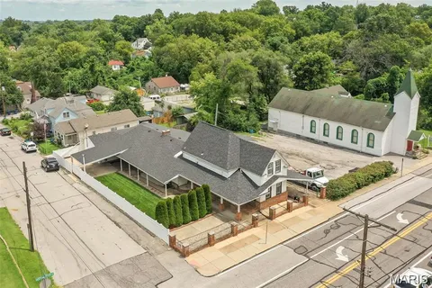 $245,000 | 437 Hoffmeister Avenue, St. Louis, MO 63125