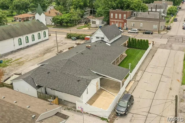 $245,000 | 437 Hoffmeister Avenue, St. Louis, MO 63125