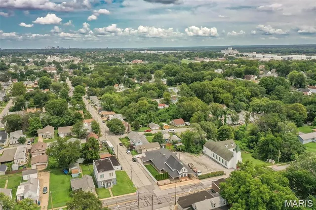 $245,000 | 437 Hoffmeister Avenue, St. Louis, MO 63125