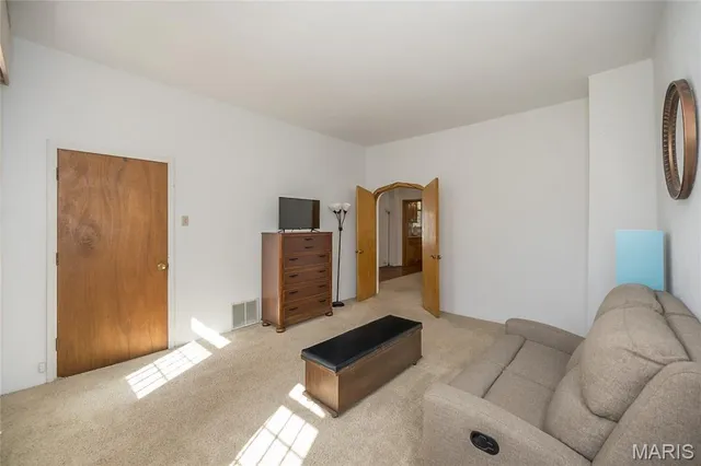 $245,000 | 437 Hoffmeister Avenue, St. Louis, MO 63125