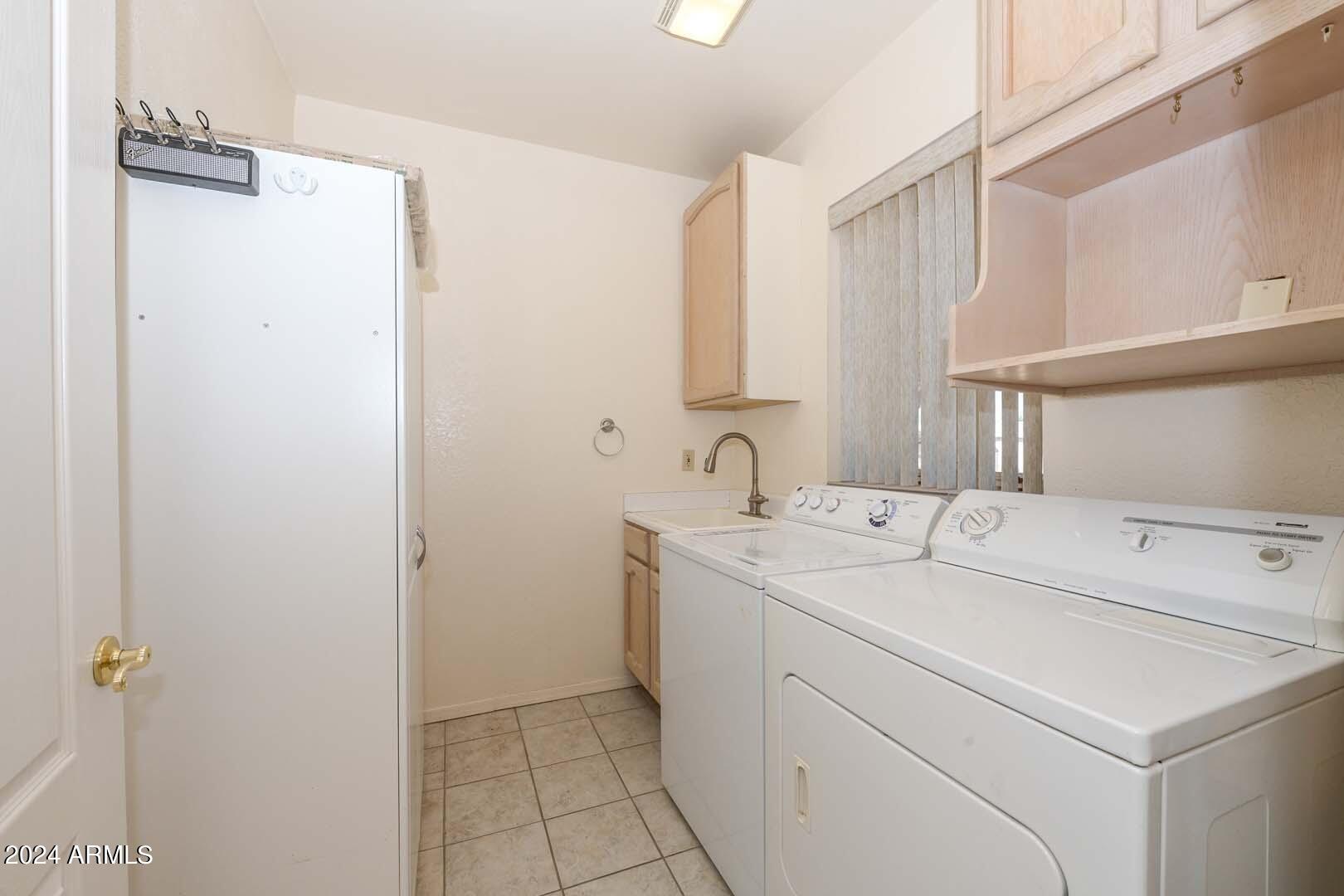 512 West Irvine Road Phoenix, AZ 85086 - Photo 18 of 40 Laundry Room