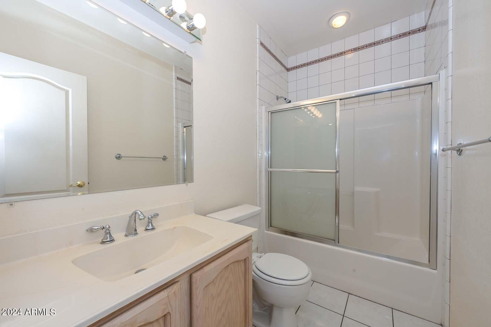 512 West Irvine Road Phoenix, AZ 85086 - Photo 29 of 40 Hall Bath