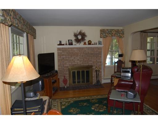 850 Fletcher Road North Kingstown, RI 02852 - Photo 6 of 11 Living Room.