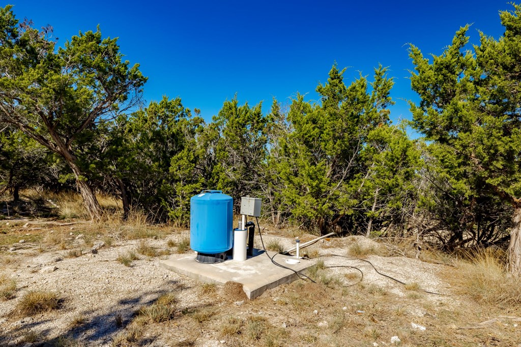 635 Fallow Run Hunt, TX 78024 - Photo 8 of 20 a view of a outdoor space with a sink