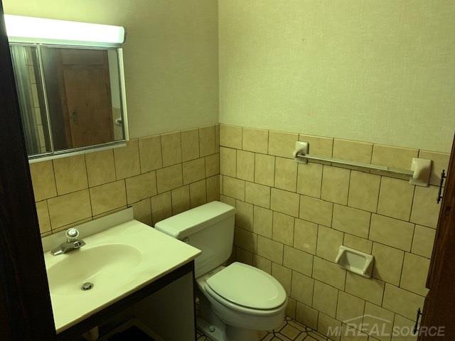 890 East Romeo Road Oakland, MI 48363 - Photo 23 of 30 50021536-22.JPG