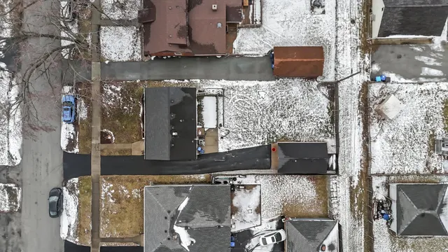 $2,300 | 7318 113th Street, Worth, IL 60482