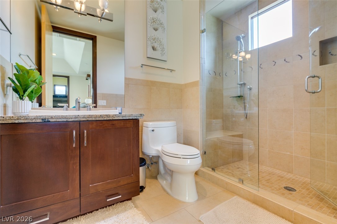 483 Toucan Ridge Court Henderson, NV 89012 - Photo 54 of 62 En Suite