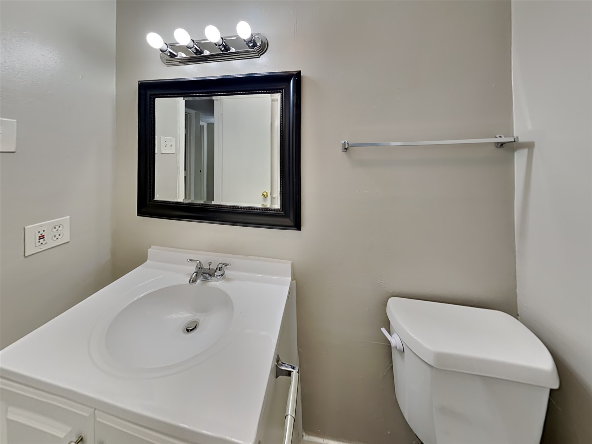 14002 Edenglen Drive Houston, TX 77049 - Photo 8 of 9