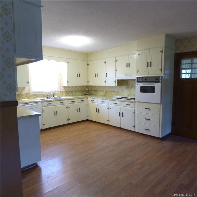 2313 Mariposa Road Stanley, NC 28164 - Photo 4 of 20 Gallery Image 4