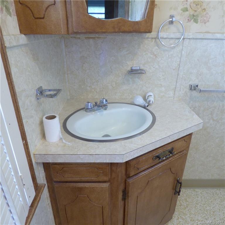 2313 Mariposa Road Stanley, NC 28164 - Photo 9 of 20 Gallery Image 9