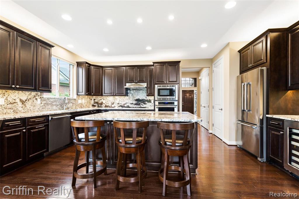 3763 Windingbrook Circle, Unit 35 Rochester Hills, MI 48309 - Photo 11 of 44