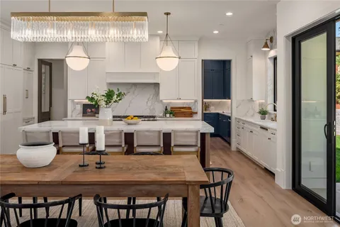 $4,399,995 | 4024 85th Avenue Southeast, Mercer Island, WA 98040
