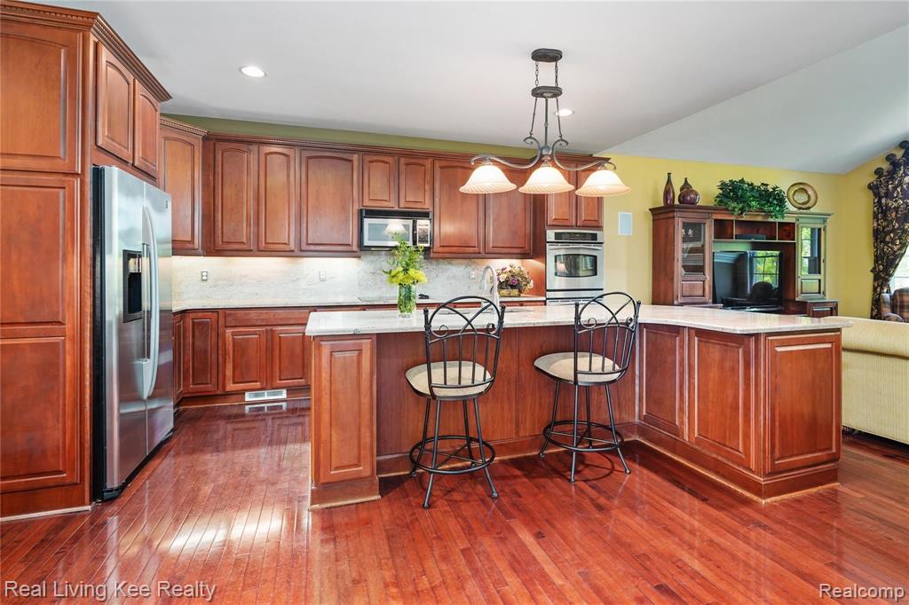 3821 Windingbrook Circle Rochester Hills, MI 48309 - Photo 4 of 33