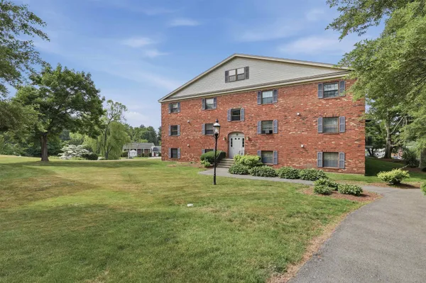 $249,000 | 1 Bristol Court, Unit 211, Derry, NH 03038