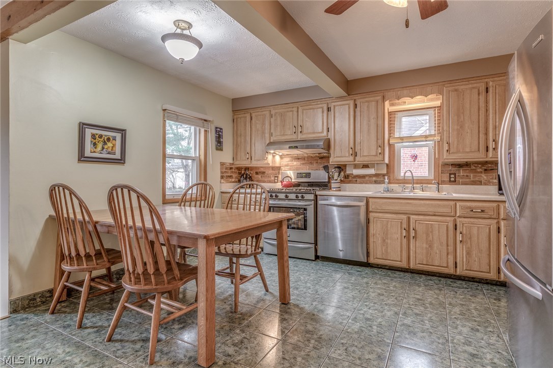 5444 Summit Road Lyndhurst, OH 44124 - Photo 4 of 21