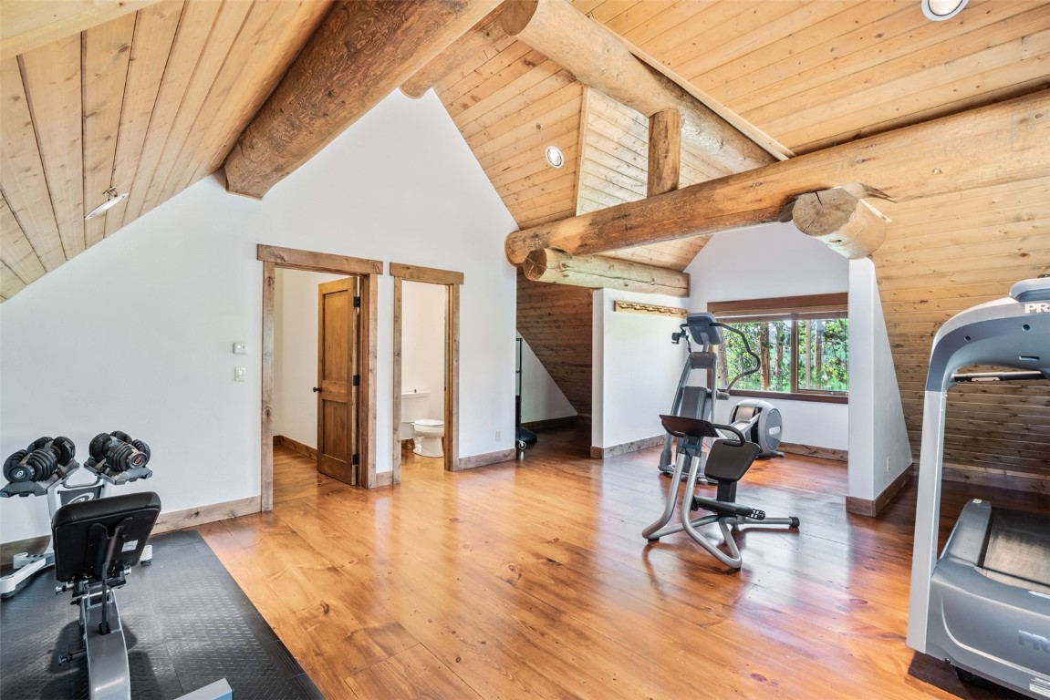 245 Easy Bend Trail Silverthorne, CO 80498 - Photo 32 of 45 a livingroom with workspace and a window