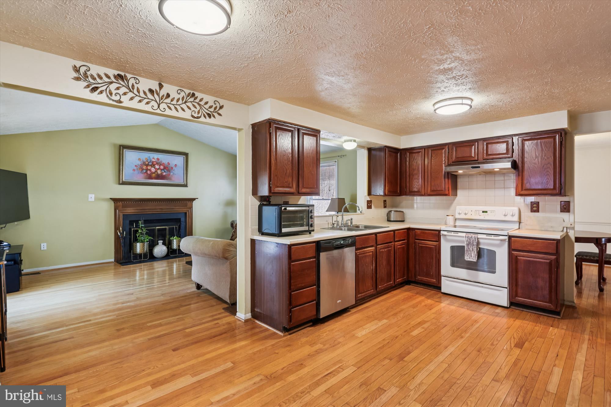 3024 Memory Lane Silver Spring, MD 20904 - Photo 11 of 59 Breakfast Area
