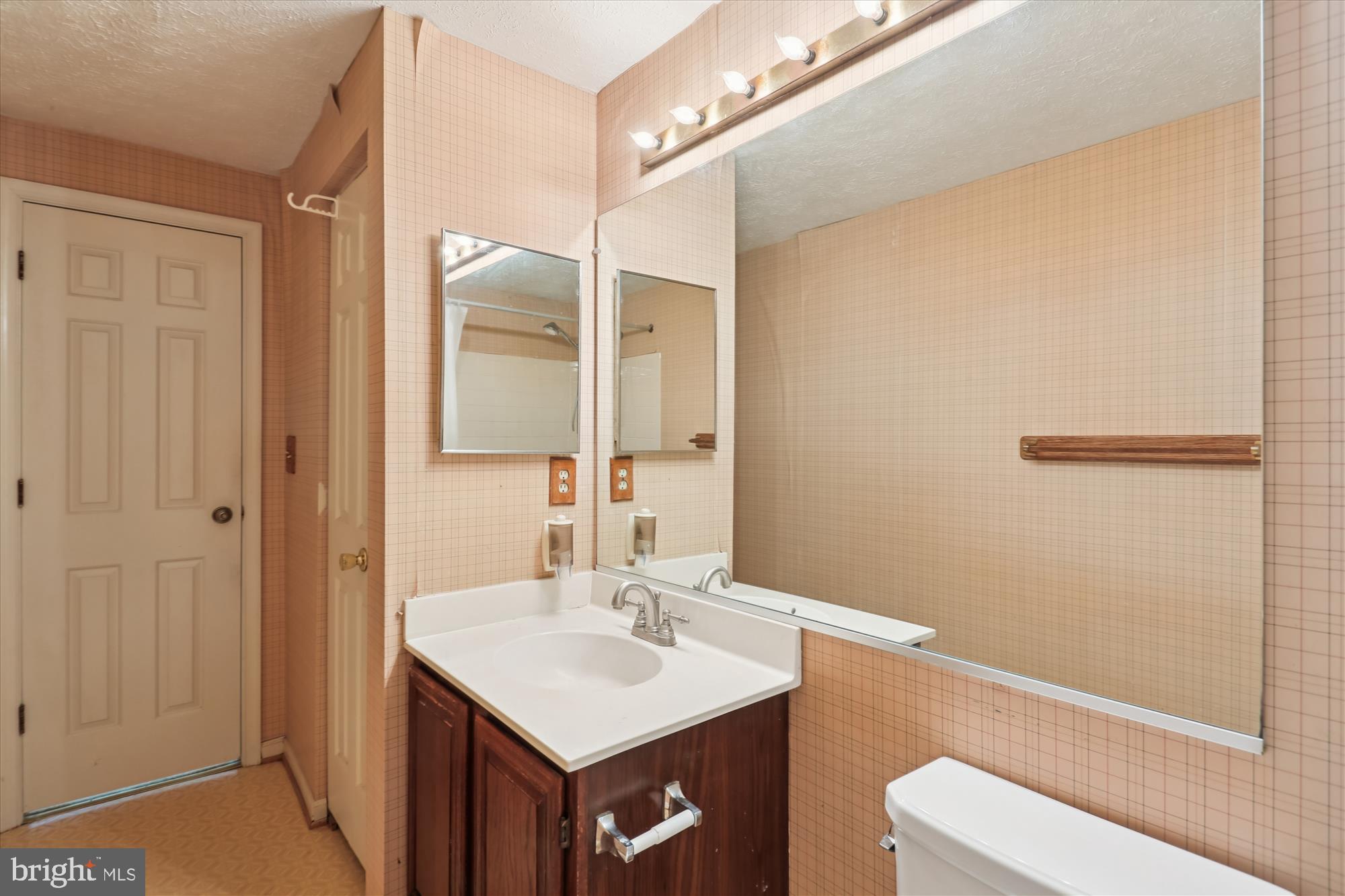 3024 Memory Lane Silver Spring, MD 20904 - Photo 33 of 59 Bath