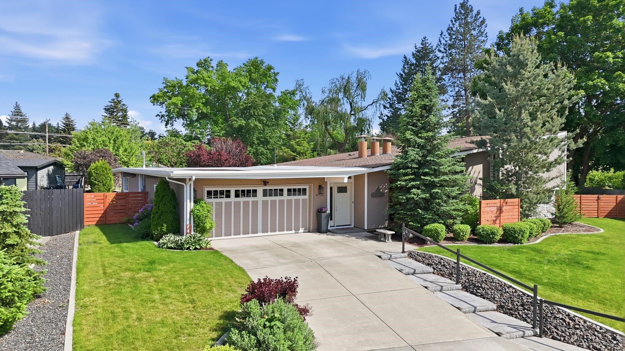 5721 South Martin Street Spokane, WA 99223 - Photo 3 of 49