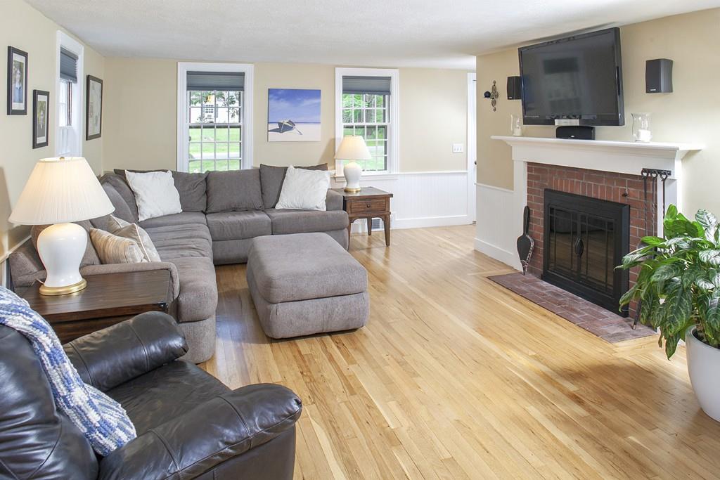 83 Bayview Road Duxbury, MA 02332 - Photo 4 of 29 Gallery Image 4