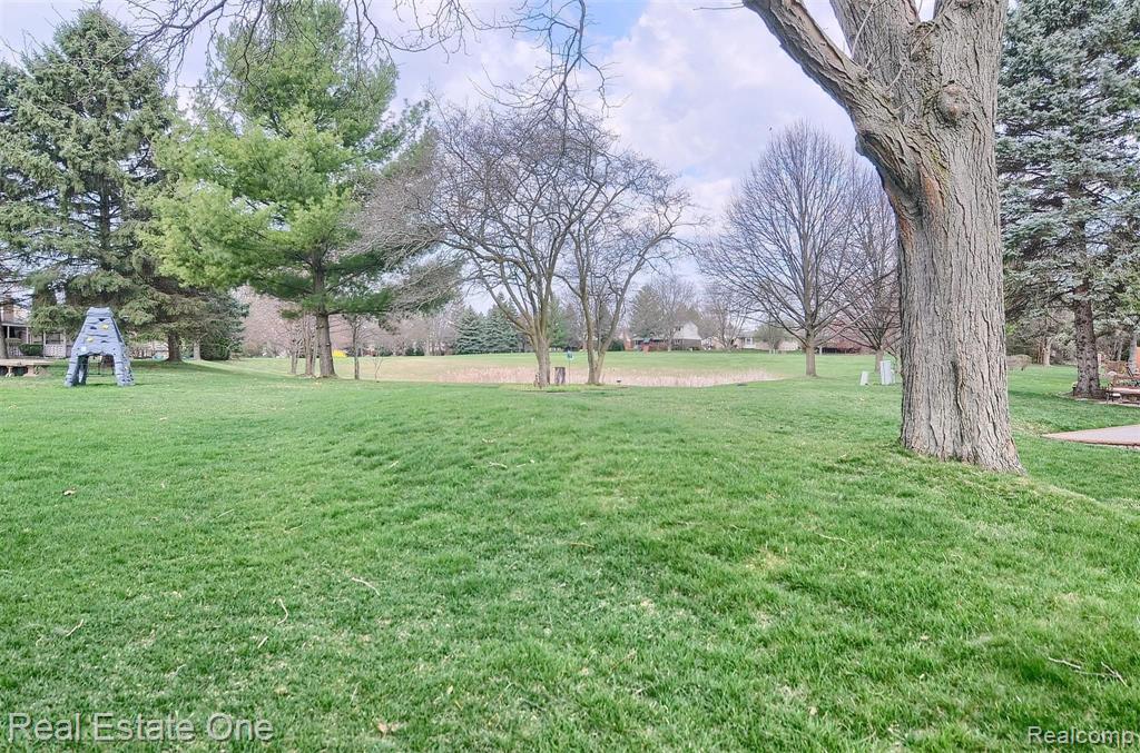 561 Kentucky Drive Rochester Hills, MI 48307 - Photo 21 of 23