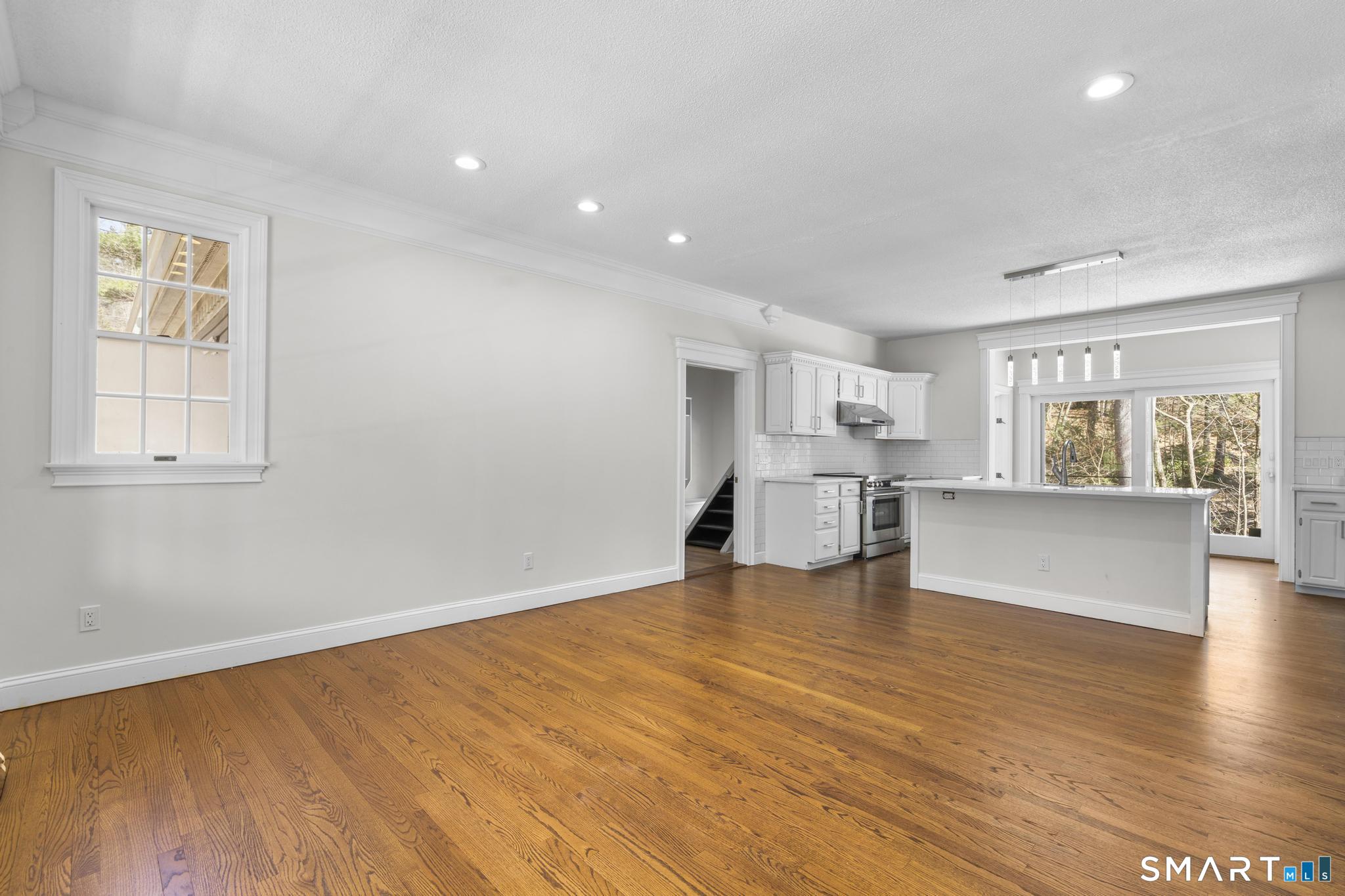 9 Thompson Hill Road Canton, CT 06019 - Photo 5 of 35