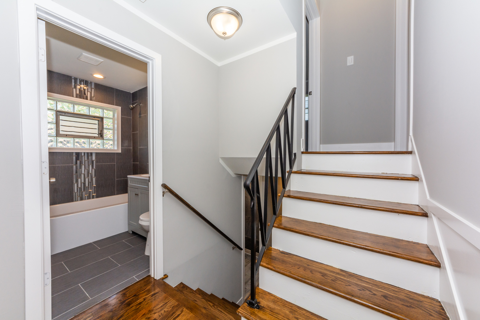 2840 140th Street Blue Island, IL 60406 - Photo 9 of 16 a view of entryway