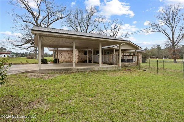 $235,000 | 623 Little Rock Road, Waynesboro, MS 39367