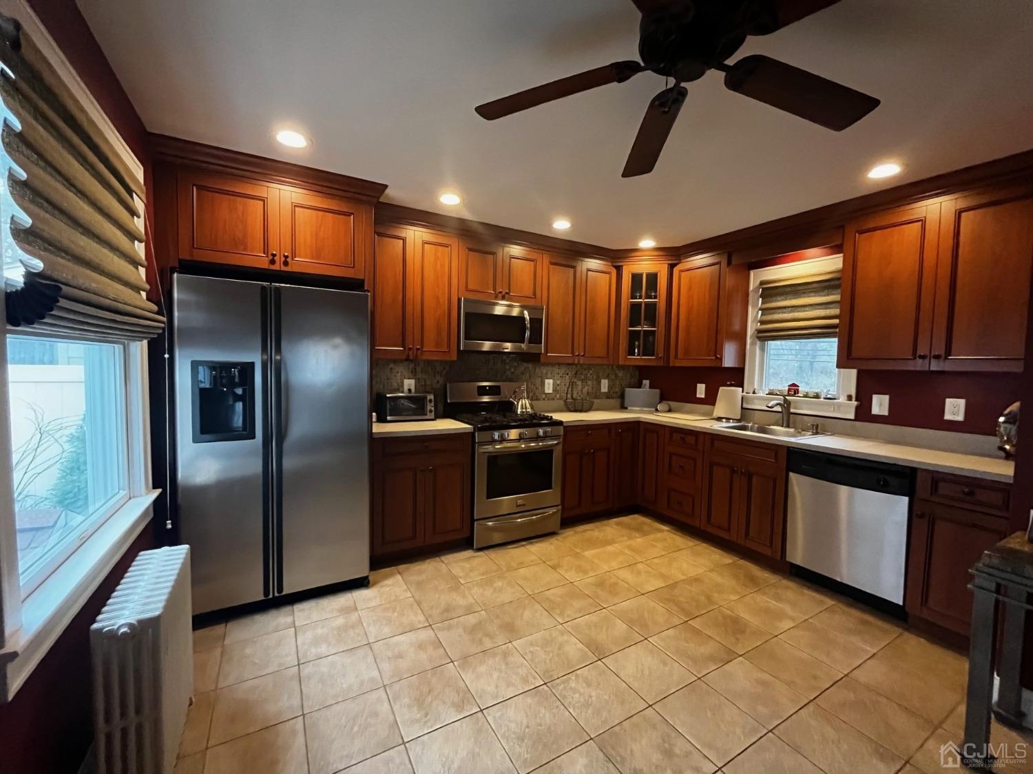 3407 Washington Road Sayreville, NJ 08859 - Photo 4 of 19 Gallery Image 4