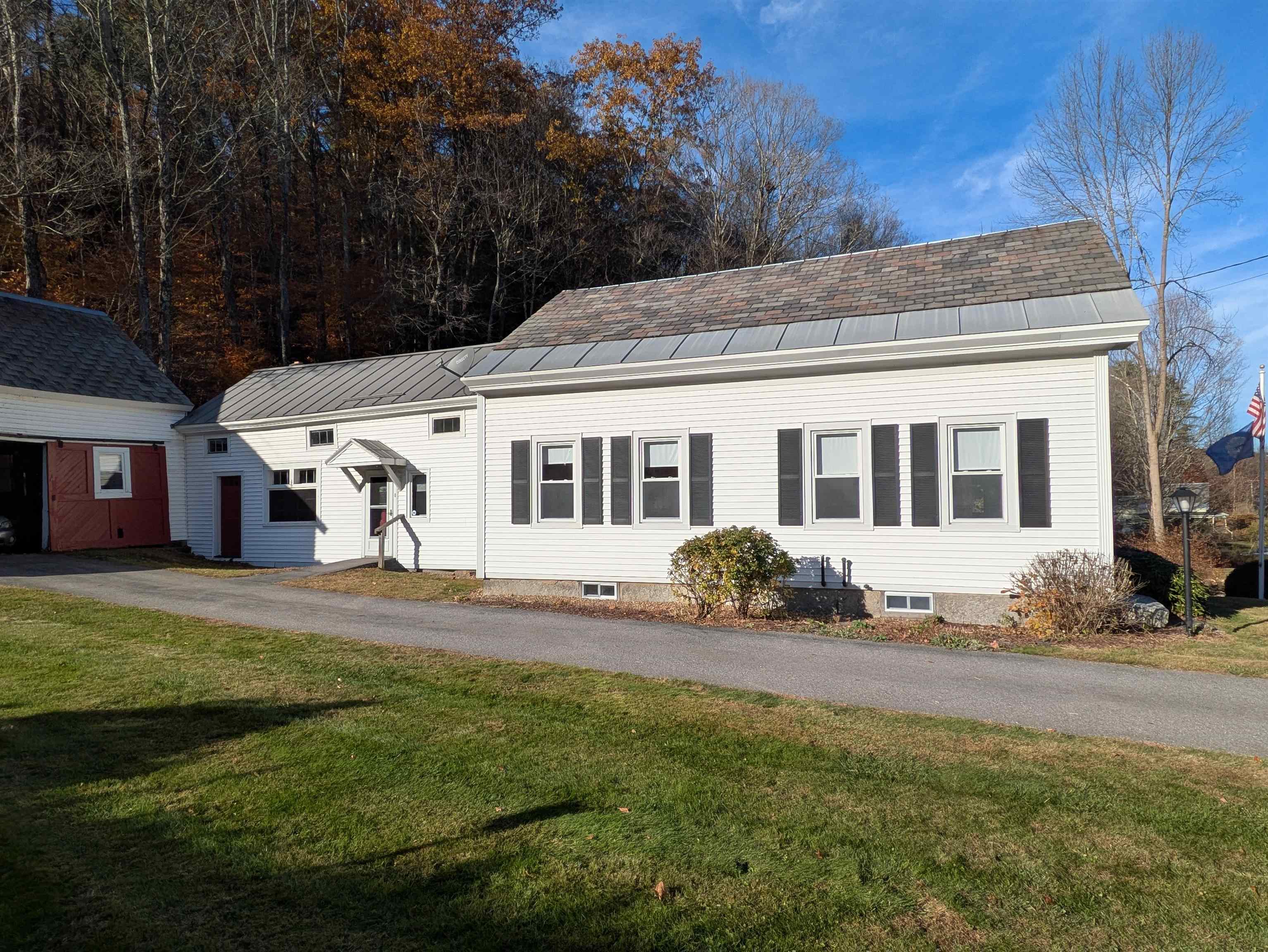 43 Westmoreland Road Chesterfield, NH 03462 - Photo 3 of 40