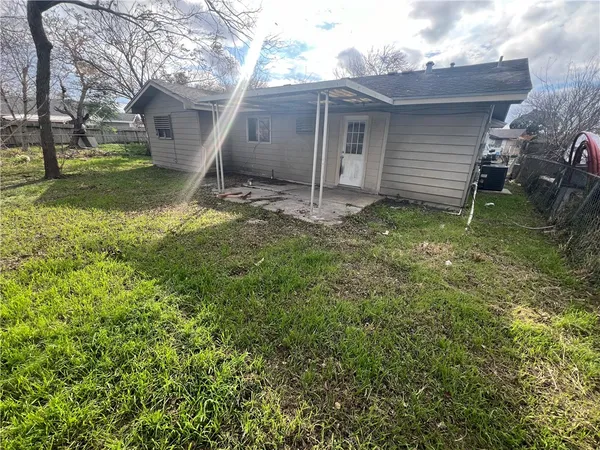$1,295 | 4926 Bayou Street, Corpus Christi, TX 78416