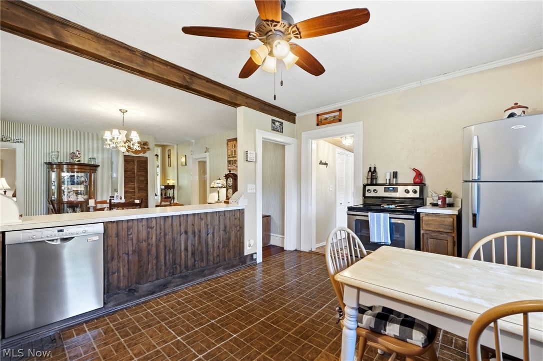 1105 Vermilion Road Vermilion, OH 44089 - Photo 12 of 50 Spacious kitchen!