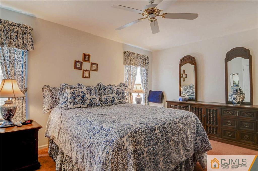 904 Timber Oaks Road, Unit 904 Edison, NJ 08820 - Photo 11 of 21 Gallery Image 11