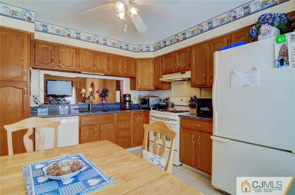 904 Timber Oaks Road, Unit 904 Edison, NJ 08820 - Photo 8 of 21 Gallery Image 8