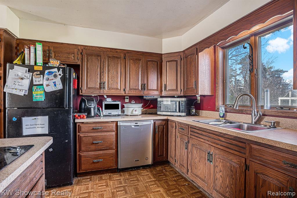 491 East Parish Road Kawkawlin, MI 48631 - Photo 8 of 32